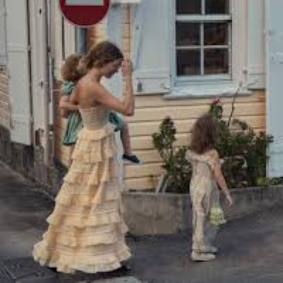 Doen Operetta Dress maxi nude ruffle tired layer large l - Picture 2 of 4